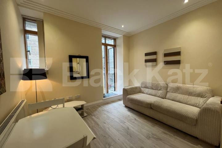 Riverfront One-Bed Apt for Rent: Bright, Modern Living with Balcony Views Dean Ryle Street , Westminster